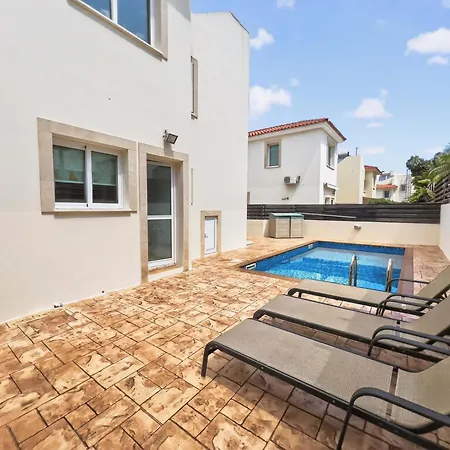 Ioli - 3br Retreat Near Kalamies Protaras