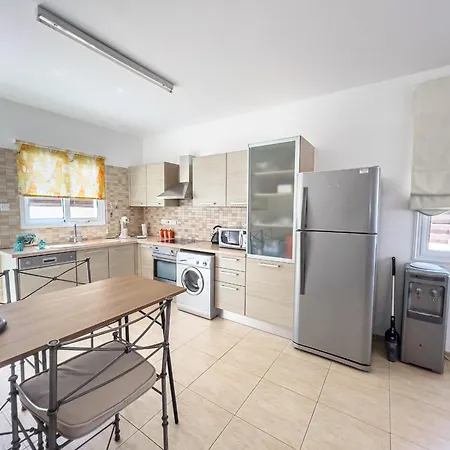 Ioli - 3br Retreat Near Kalamies