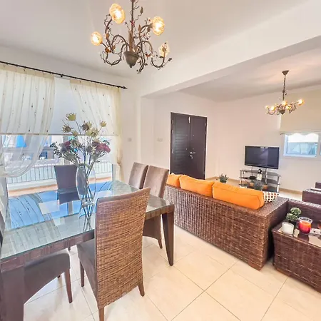 Ioli - 3br Retreat Near Kalamies Protaras