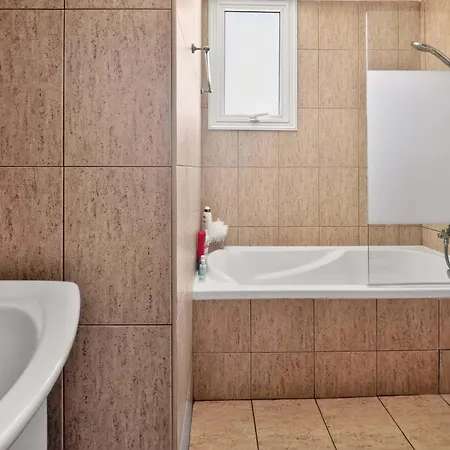 Ioli - 3br Retreat Near Kalamies *